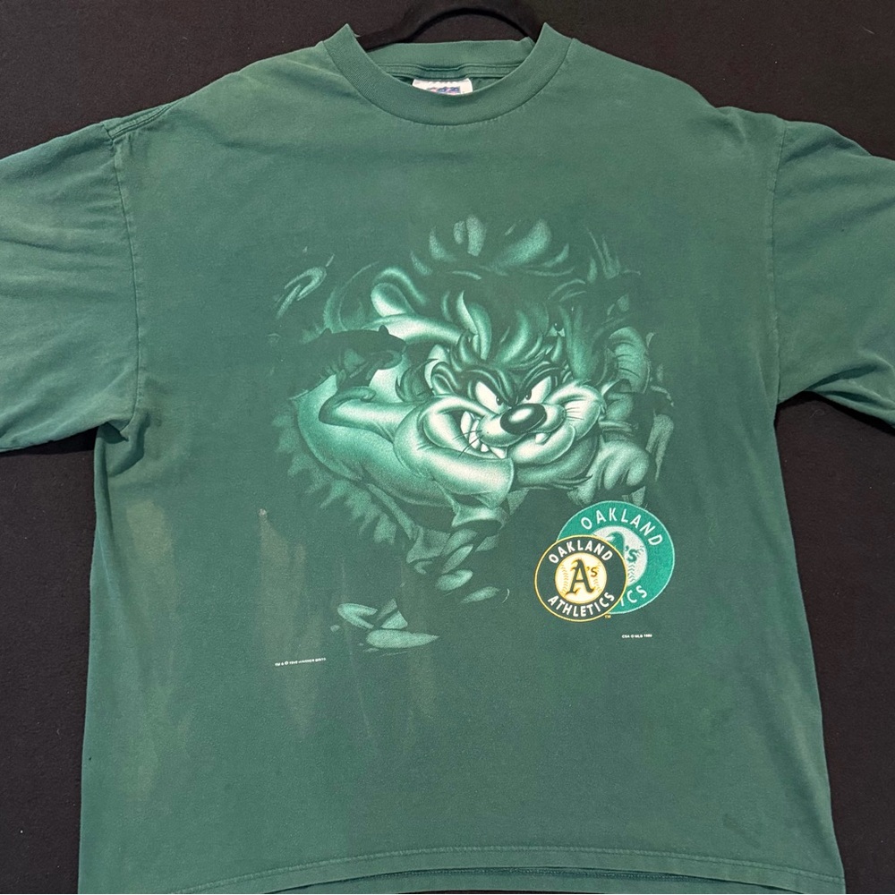 Oakland Athletics 1998 Looney‎ Tunes Tasmania Devil CSA VTG Men’s Size XL
